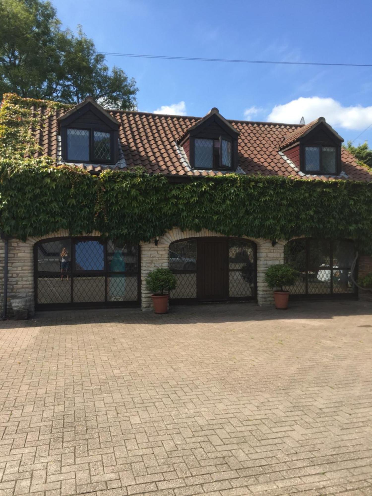 Villa The Old Coach House At Byre House Coalpit Heath Exterior foto